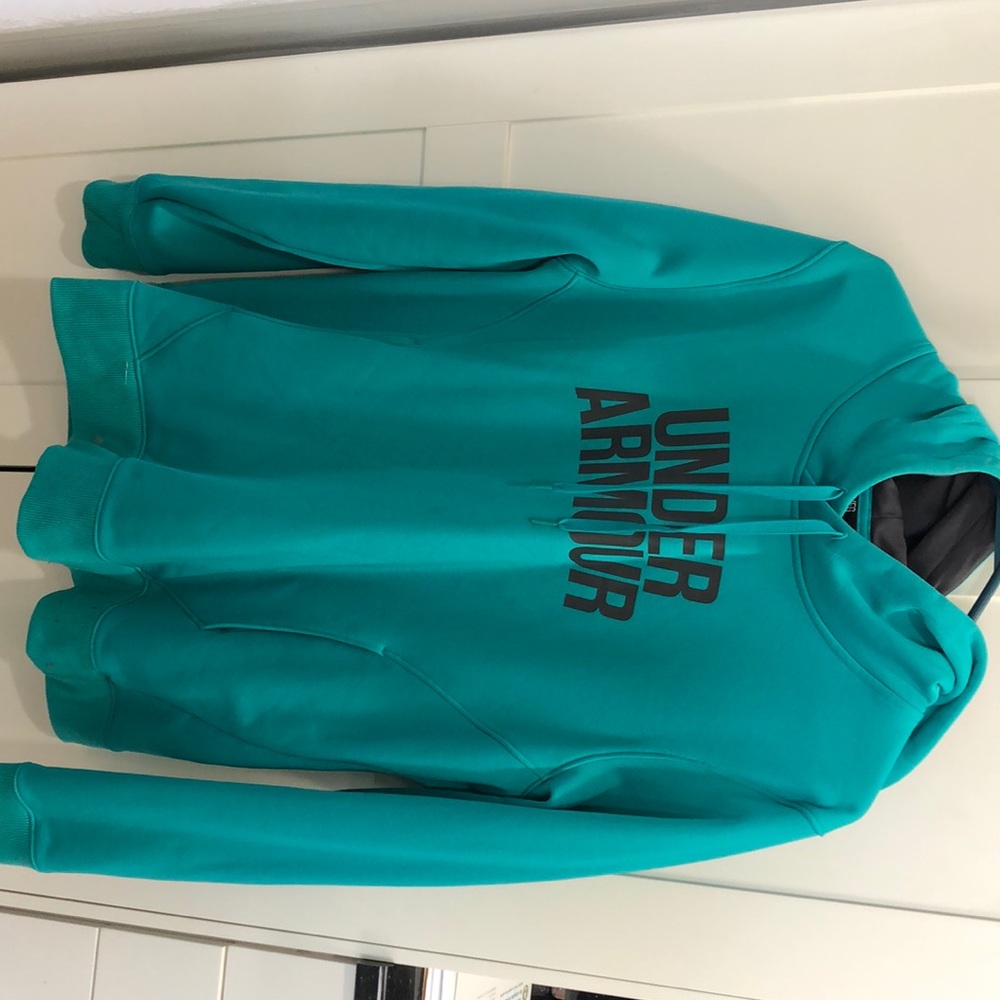 Under Armor sweat shirt